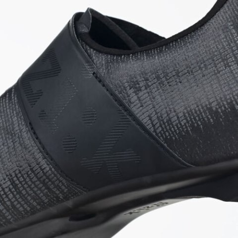 FIZIK BUTY VENTO INFINITO KNIT CARBON 2 WIDE BLACK - BLACK (VER2IKW1C1010)