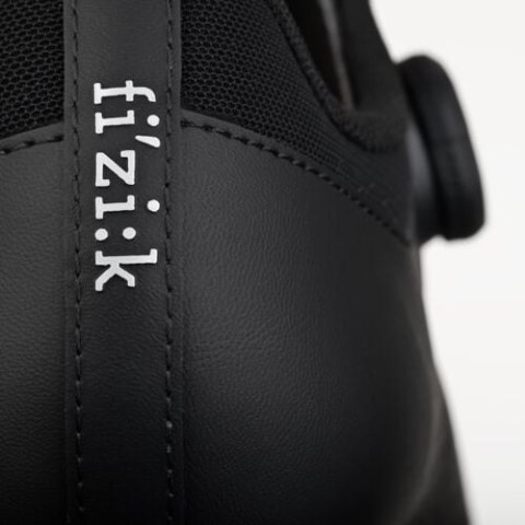 FIZIK BUTY VENTO OMNA WIDE BLACK - BLACK (VER5BPW1K1010)