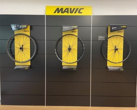 MAVIC 1WHEEL SLATWALL DISPLAY / BLACK (U00073831)