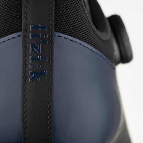 FIZIK BUTY VENTO OMNA WIDE NAVY-BLACK (VER5BPW1K4210)