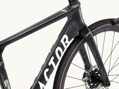 Rama FACTOR (Zestaw Premium) OSTRO GRAVEL UDH Disc k. Gloss UD, r. 56