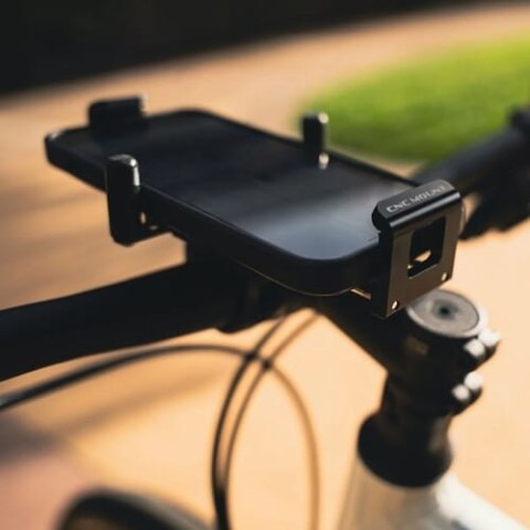 LEZYNE CNC PHONE MOUNT BLACK (1-PH-CNCPHMT-V104)