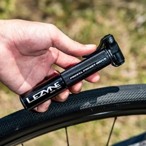LEZYNE PUMP PRESTA POCKET DRIVE BLACK / GOLD (1-MP-PSTAPK-V104)