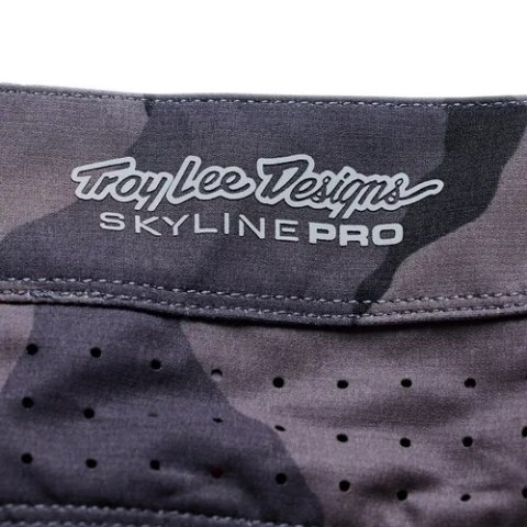 TLD SPODENKI SKYLINE PRO FLOW CAMO CARBON (20302300)