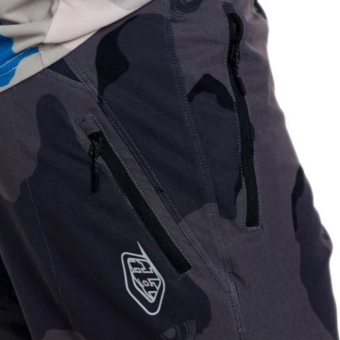 TLD SPODENKI SKYLINE PRO FLOW CAMO CARBON (20302300)