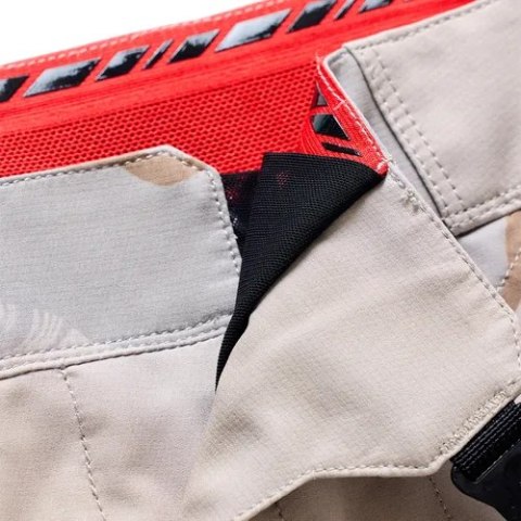 TLD SPODENKI SKYLINE PRO FLOW CAMO PUMICE (20302301)