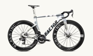 Rama FACTOR (Zestaw Premium) ONE k. Nimbus Grey, r. 54