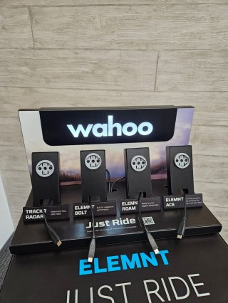 Ekspozytor Sklepowy Wahoo ELMENT 2026 (górna część bez szafy)