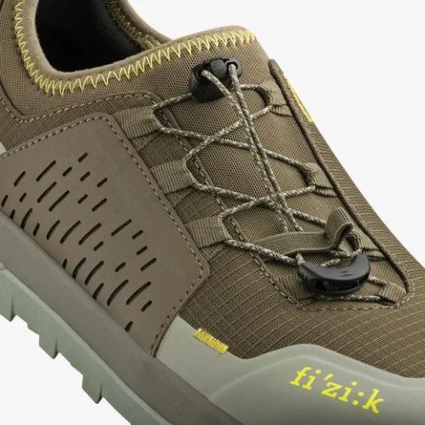 FIZIK BUTY TERRA ERGOLACE FLAT 2.0 FOREST GREEN - CARAMEL (TEF2EMR1V5E86)
