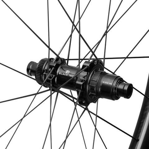 Komplet kół gravel BLACK INC FORTY SIX Clincher Disc Brake (XDR) wys. stożka 46 mm, k. Silver Label