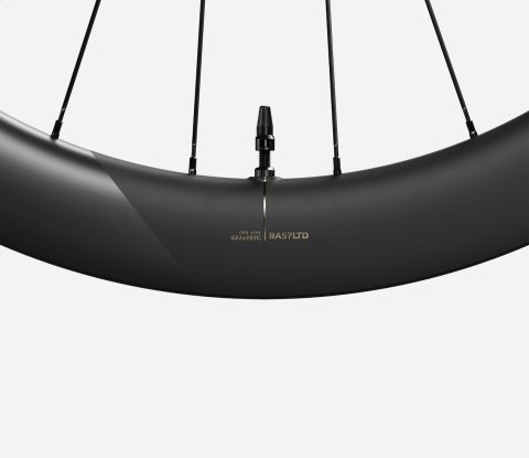 OQUO KOŁA RA57LTD SHIMANO HG SET Black