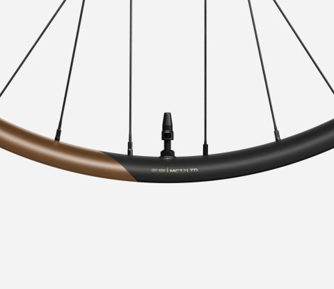 OQUO KOŁA MC32LTD SHIMANO MS REAR Metallic Cinnamon