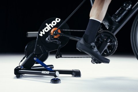 Trenażer WAHOO KICKR Smart Trainer (v6) (ZWIFT Cog & Click)